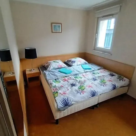 Appartement 10q - Z6 904 Varsovie